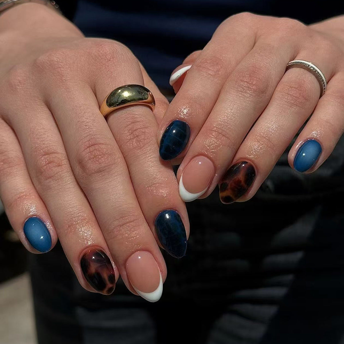 Chic Ocean Vibes Short Almond Shaped Deep Blue Elegant Glossy Finish Press On Nail Set