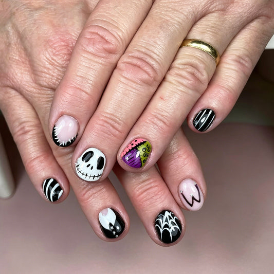 Spooky Vibes Short Round Orange and Black Halloween Nail Set