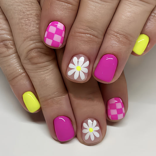 Blooming Spring Short Square Pink with Playful Daisy Design Press-On Nail Set