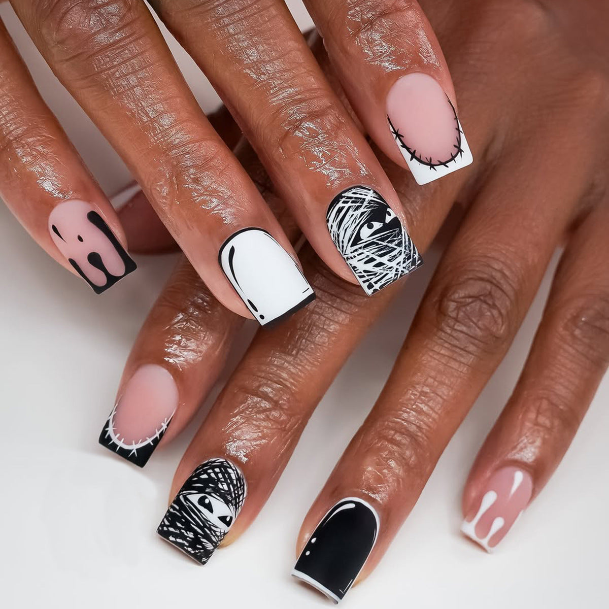 Artistic Elegance Short Square Black and White Abstract Design Press-On Nail Set