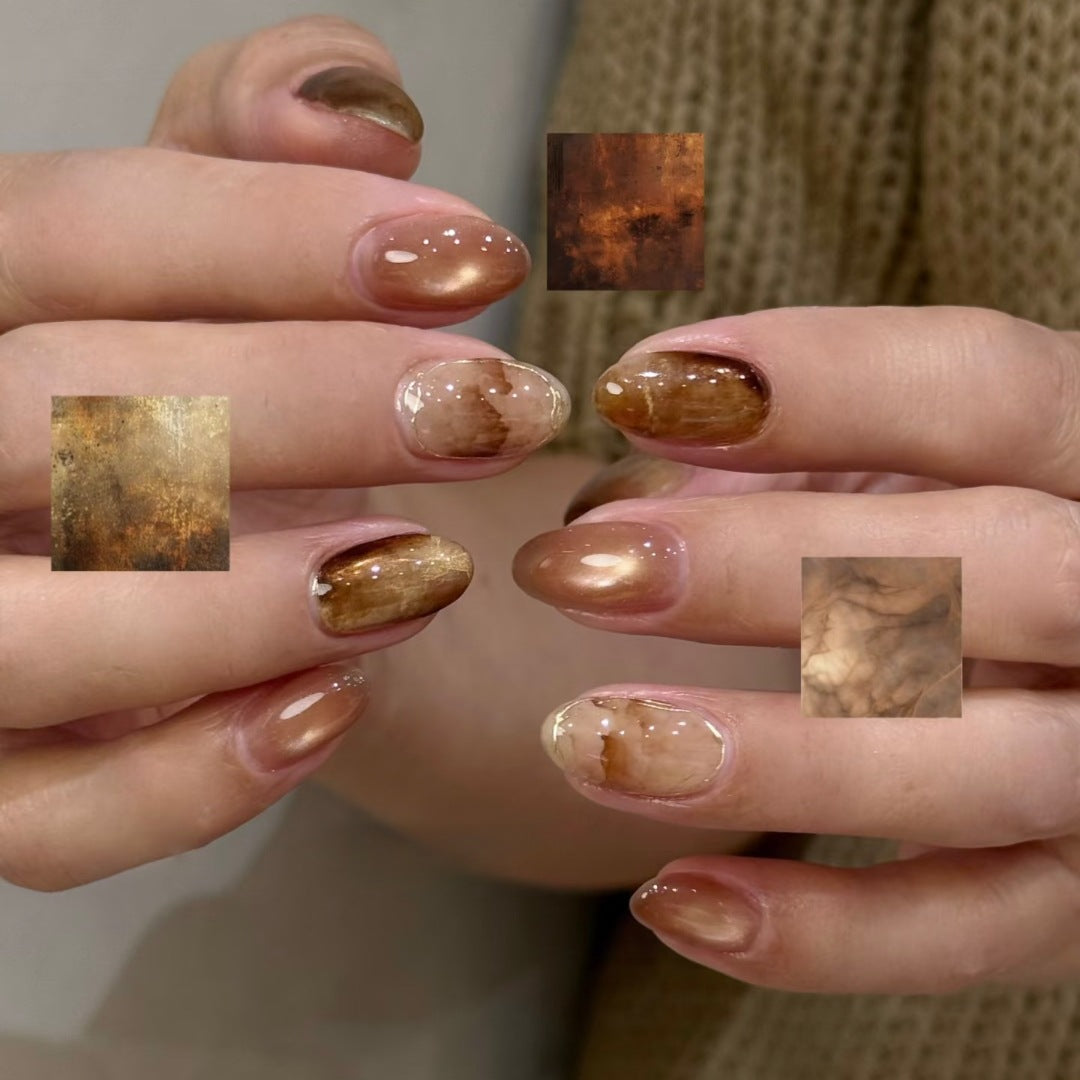 Elegant Amber Dreams Short Oval Brown Ombre Nail Set with Glossy Finish