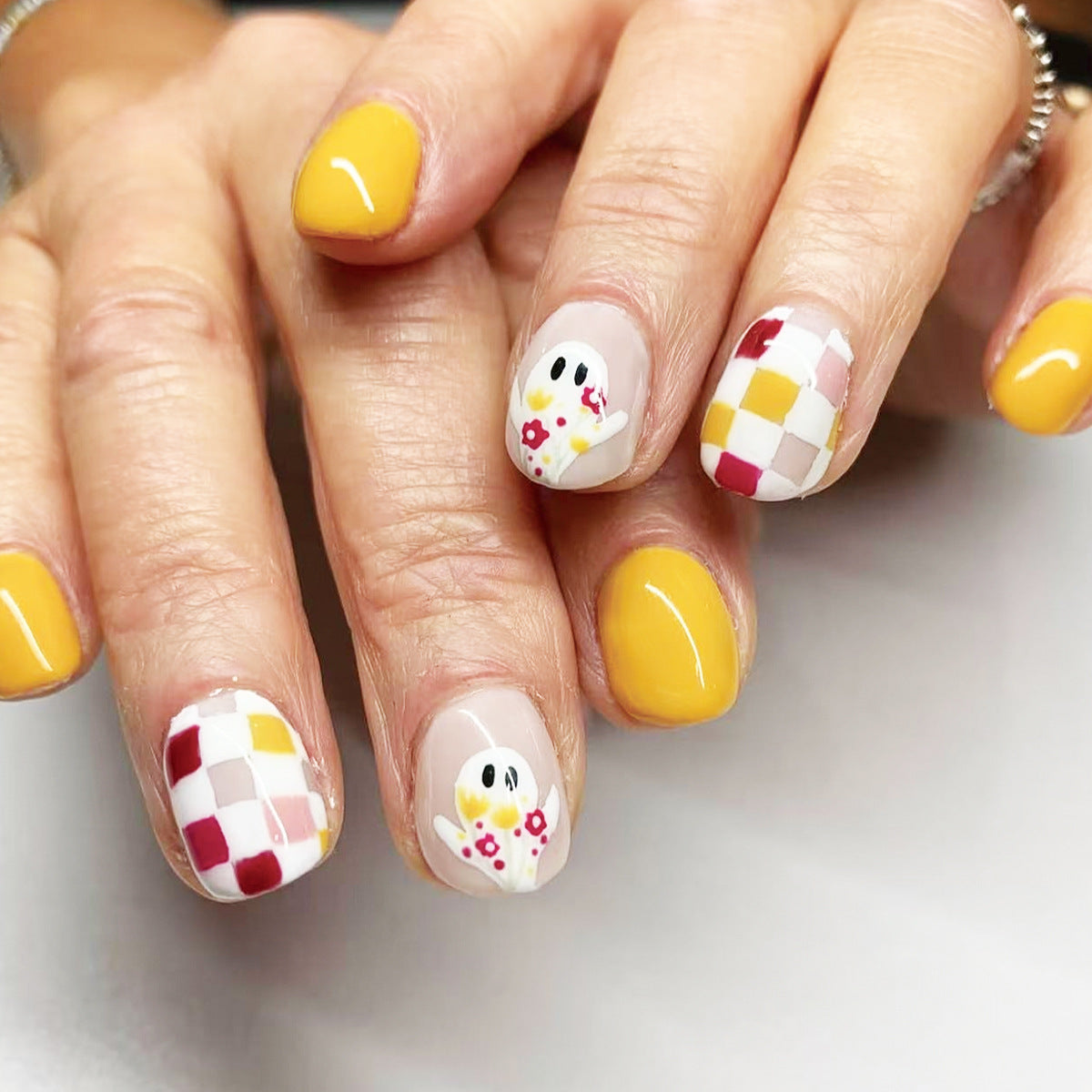 Autumn Cheerful Short Round Yellow with Whimsical Ghost Design Press on Nail Set