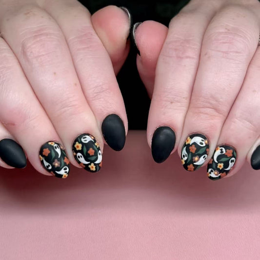 Hauntingly Chic Press-On Nail Set in Short Stiletto Shape with Matte Black and Whimsical Ghost Design