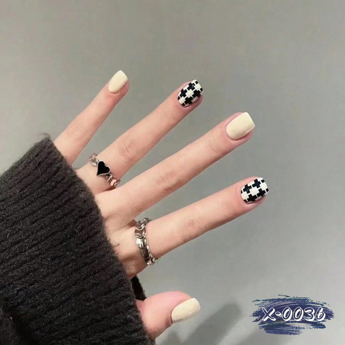 Chic Gamer Short Length Square Ivory Black Checkered Accent Press On Nail Set