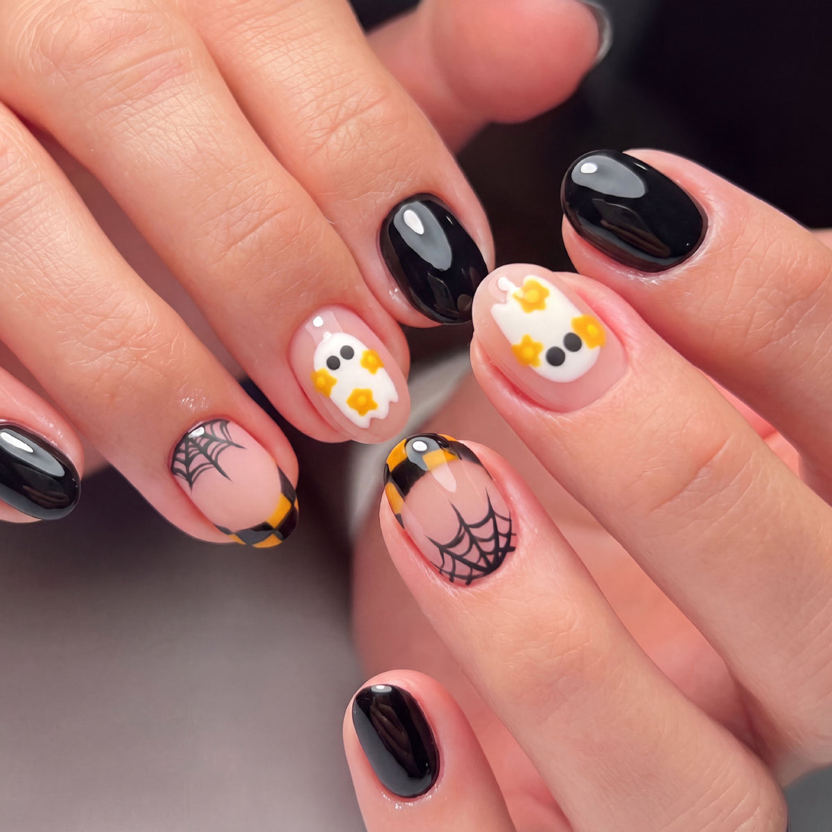 Spooky Charm Medium Oval Black and Orange Haunted Nail Set