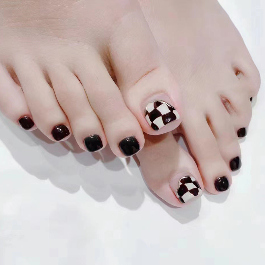 Chic Checkerboard Design Short Square Black and Burgundy Press On Nail Set with Unique Artistic Touch