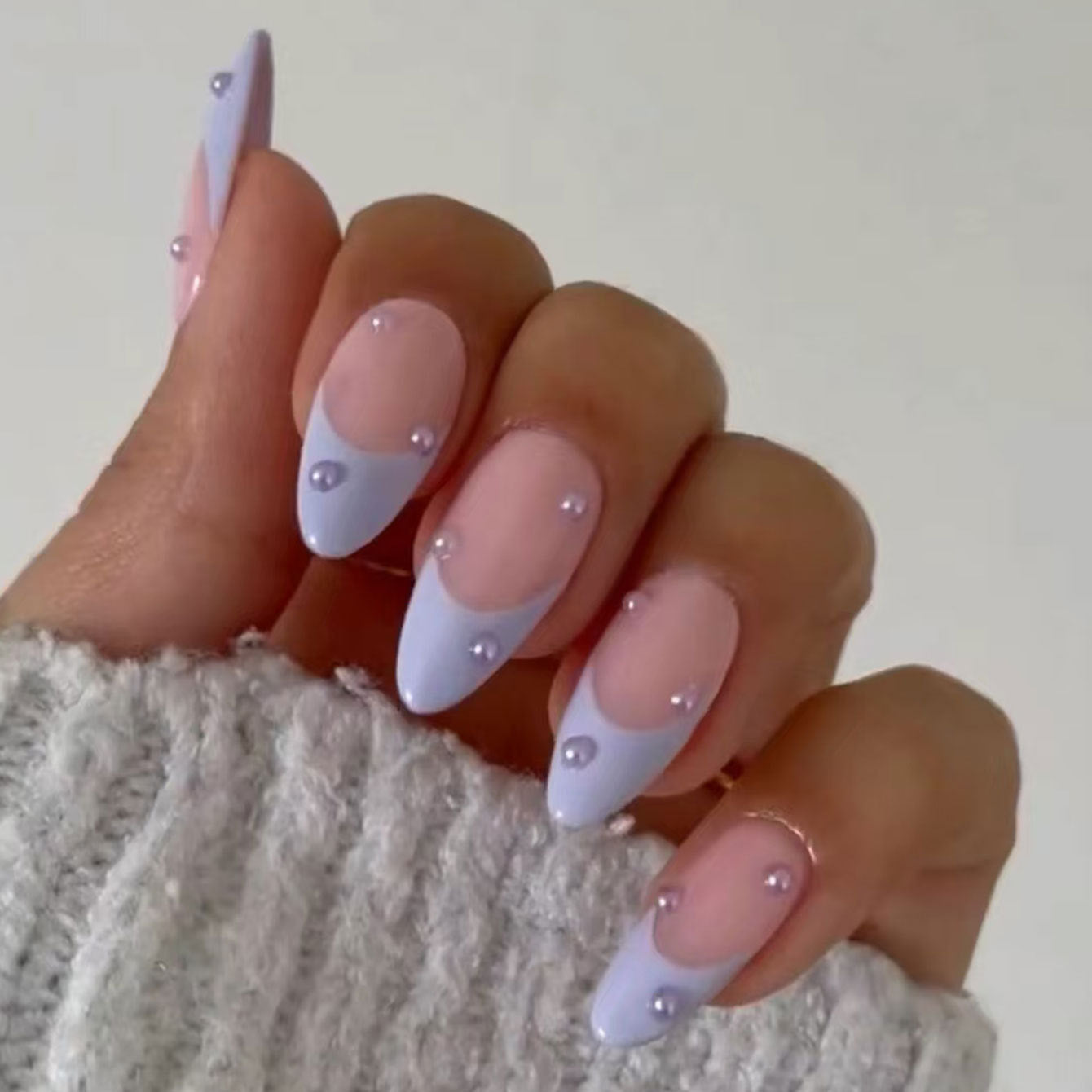 Pastel Dreamy Elegance Long Almond Press On Nail Set in Pink and Light Blue with Pearl Accents
