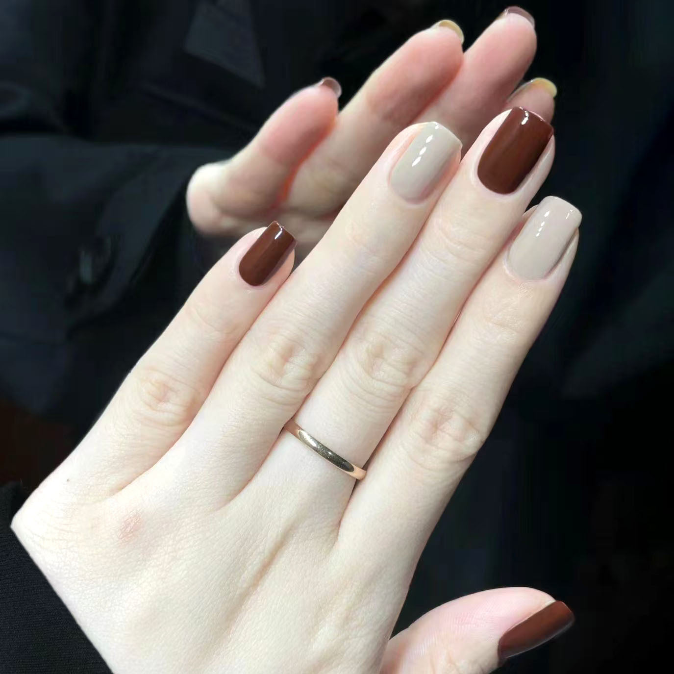 Autumn Elegance Medium Square Brown and Beige Glossy Press On Nail Set with Two Tone Finish