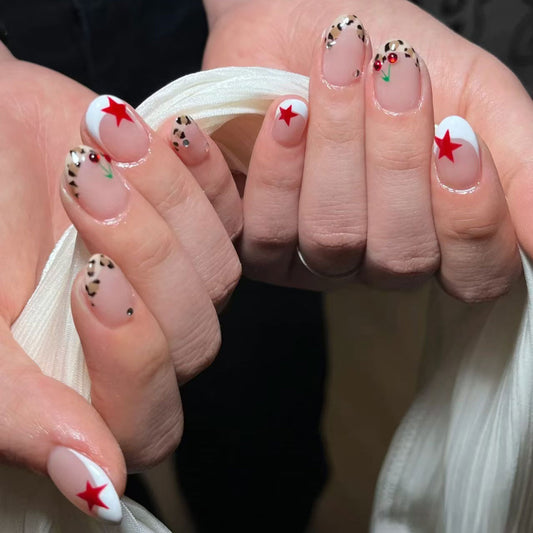 Chic Wildflower Elegant Medium Oval Shaped Glossy White and Beige Star and Leopard Print Nail Set