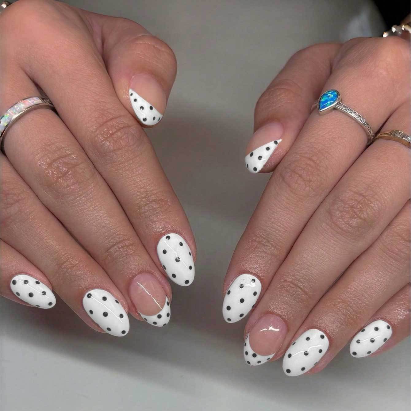 Chic Polka Dot Glam Short Oval White and Black Press on Nail Set with Glossy Finish