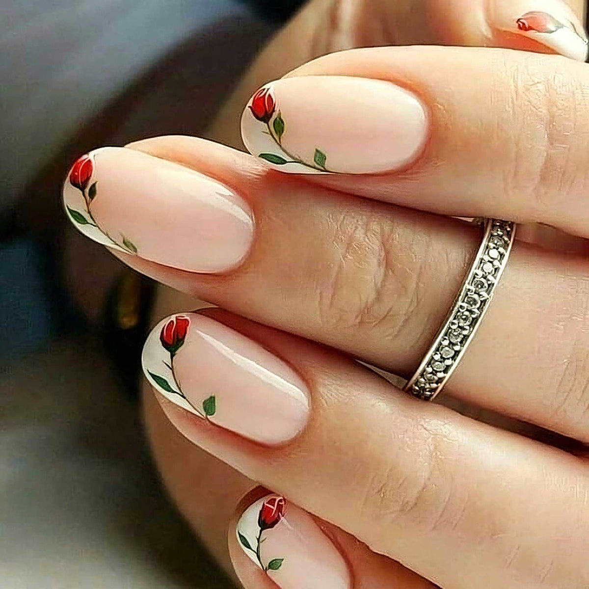 Blossoming Elegance Short Oval Soft Pink with Floral Design Press On Nail Set