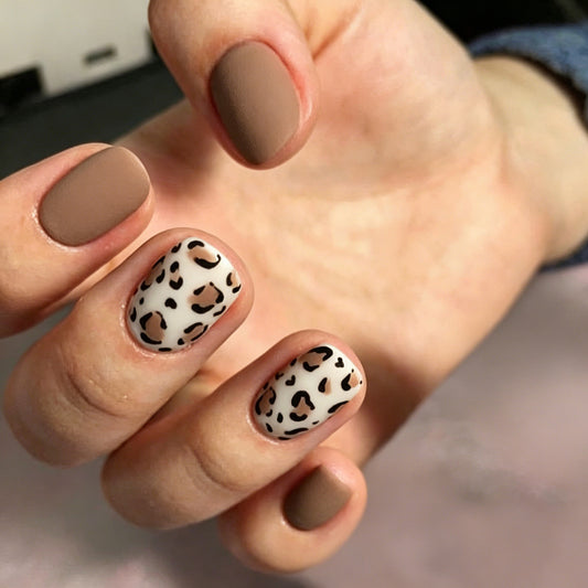 Wild Safari Short Round Brown Matte with Leopard Print Accent Press On Nail Set