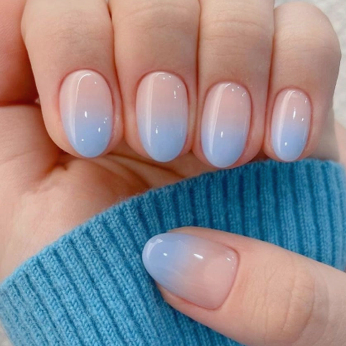 Elegant Ombre Sky Short Oval Pastel Blue Press On Nail Set with Gradient Design