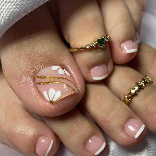 Garden Bliss Elegant Short Square Pink Press on Toenail Set with Delicate Floral Designs and Gold Accents
