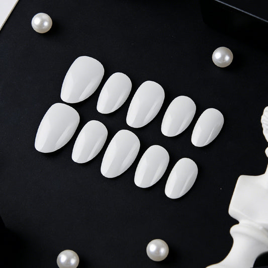 Elegant Serenity White Short Oval Nail Set with Glossy Finish