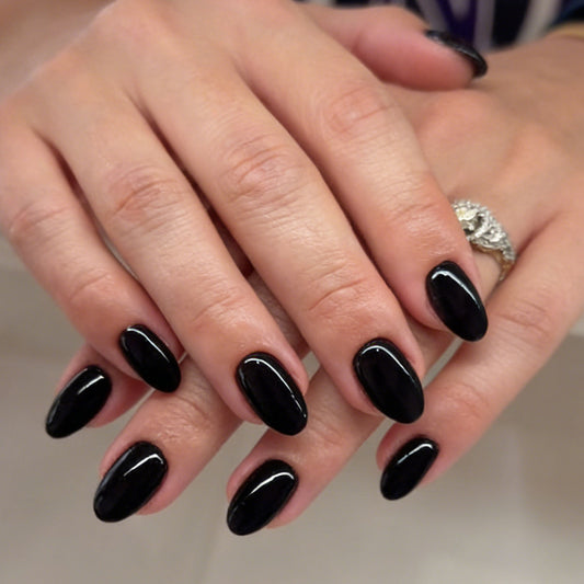 Gothic Elegance Short Oval Shiny Black Press On Nail Set with Luxurious Finish