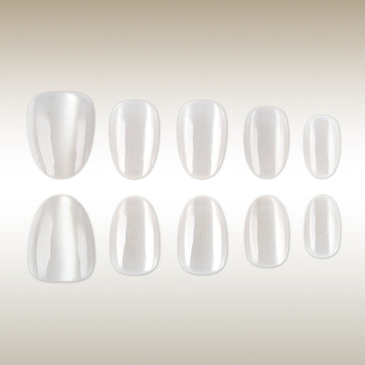 Enchanting Elegance Short Oval Shimmering White Glossy Press On Nail Set