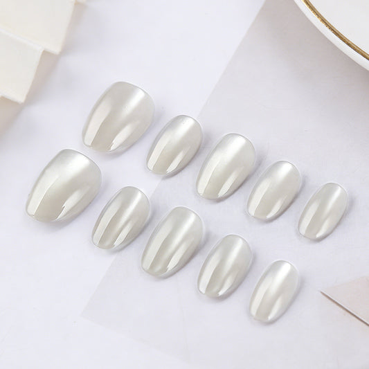Dreamy Elegance Glossy Short Oval Shaped Silver Press On Nail Set with Iridescent Finish