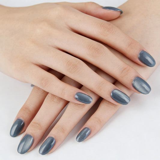 Glamorous Obsidian Short Oval Press on Nail Set with Iridescent Shine