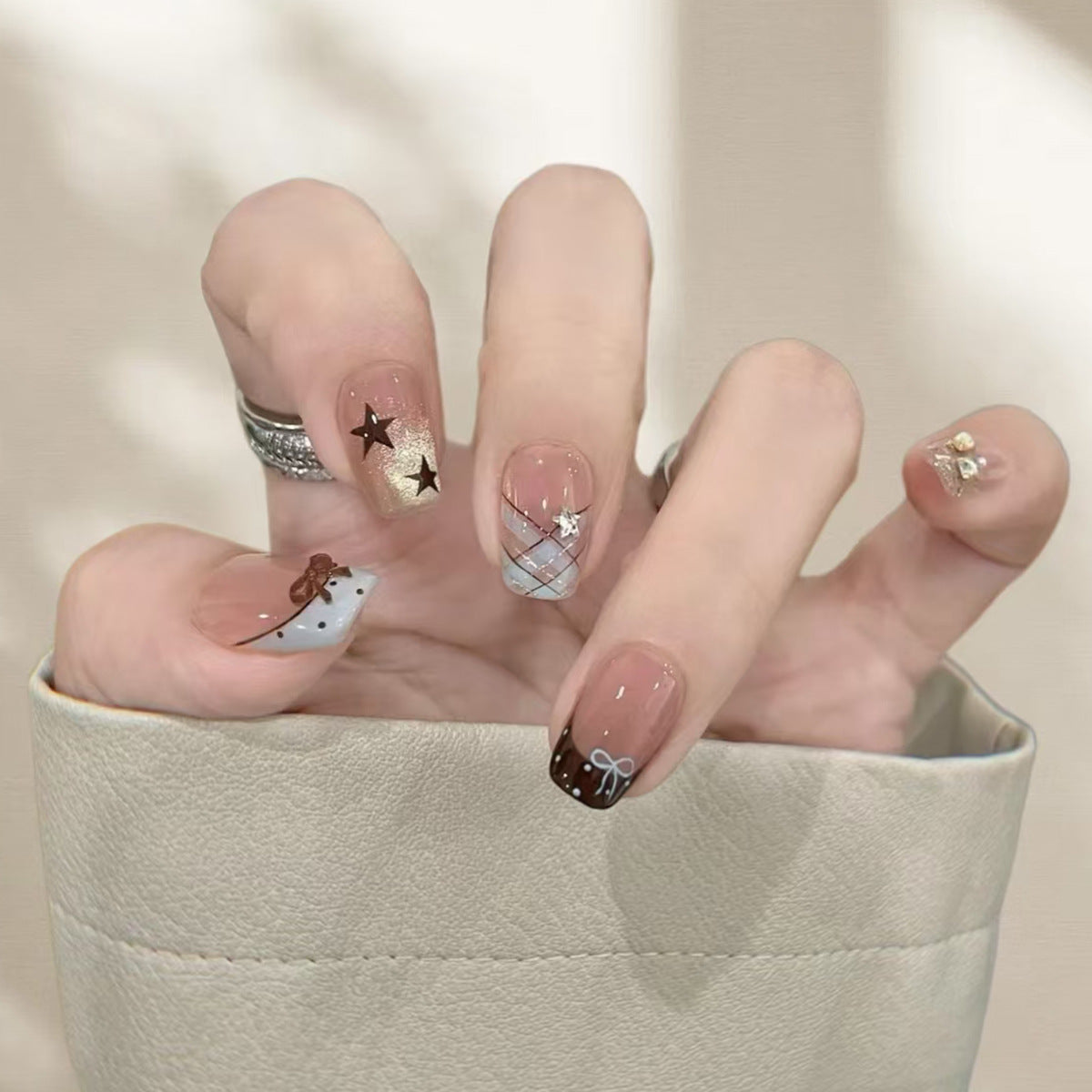 Chic Sweet Treats Short Square Beige with Glittery Star and Bow Detail Press On Nail Set