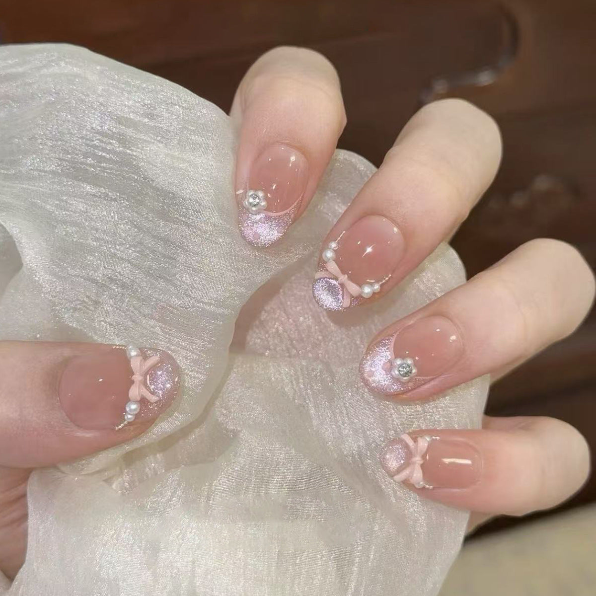 Charming Pastel Short Round with Glitter Accents and Pearl Embellishments Nail Set