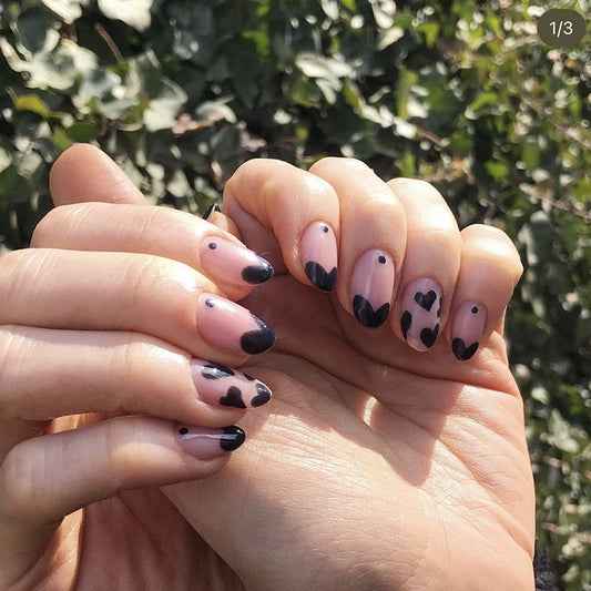 Elegant Affair Short-Length Oval-Shaped Nail Set in Black and Beige with Heart Accents