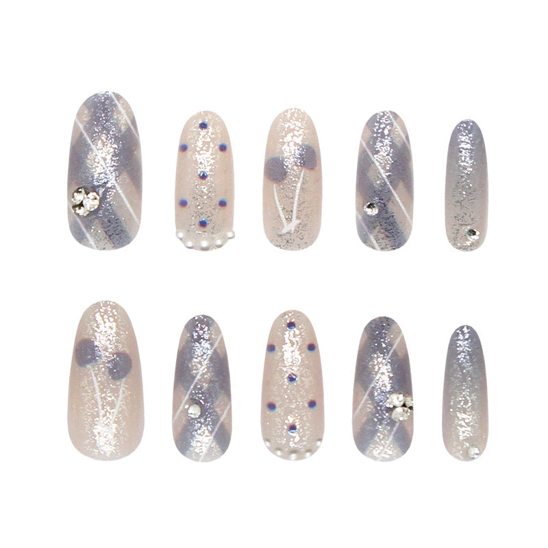 Celestial Glamour Medium Oval Silver Sparkle Nail Set with Elegant Details