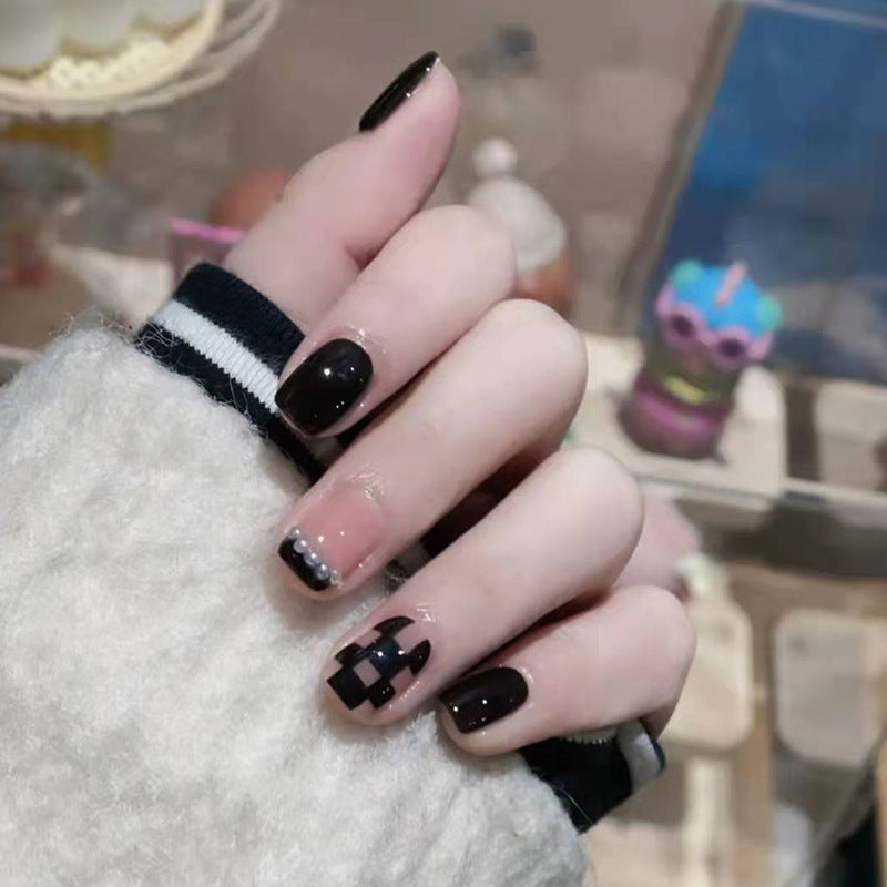 Gothic Glamour Short Round Black Press On Nails with Sparkling Accents and Geometric Art Design