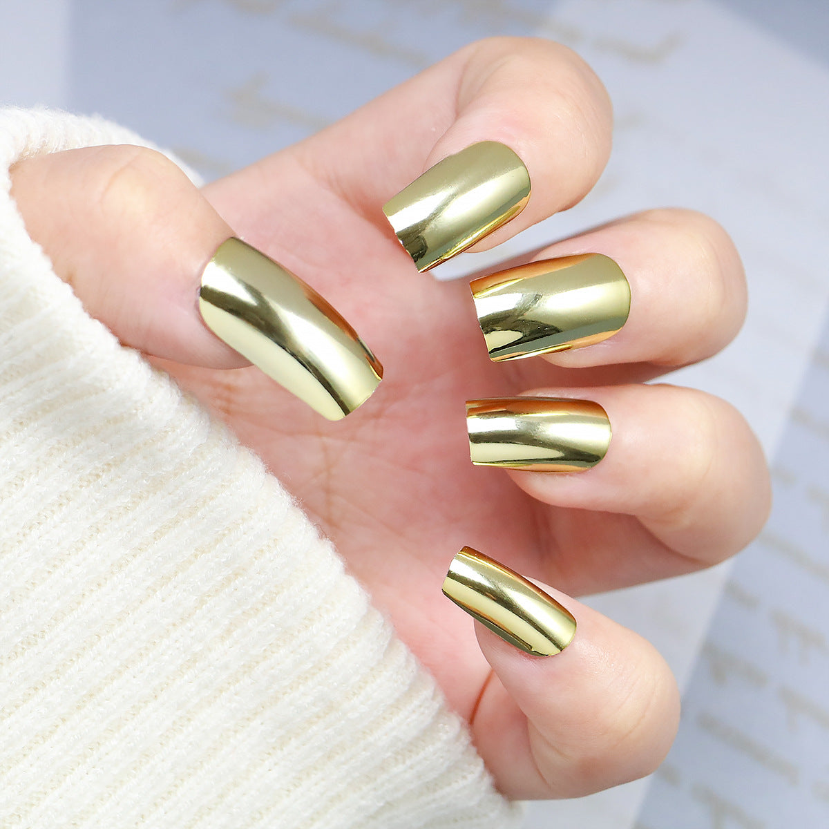 Luxurious Golden Gala: Medium Square Metallic Gold Press On Nails with Mirror Finish - Elegant Fashion Nail Set