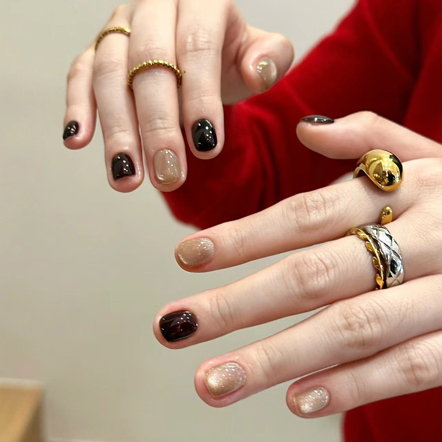Classic Chic Short Round Press-On Nails in Espresso and Glitter Ombre Finish