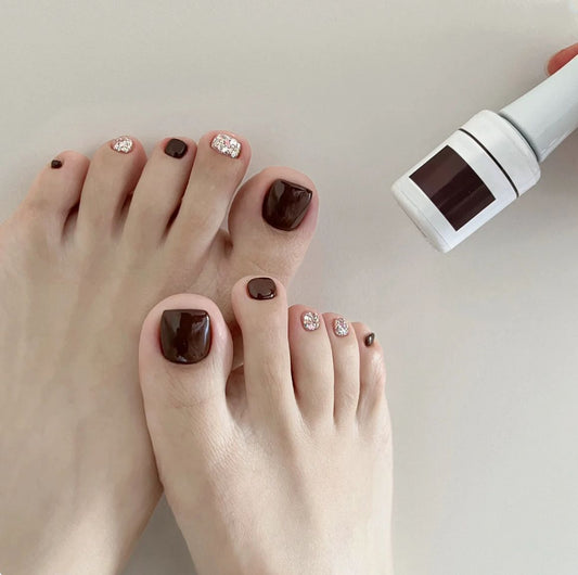 Main Option Glam Brown Press On Toenails