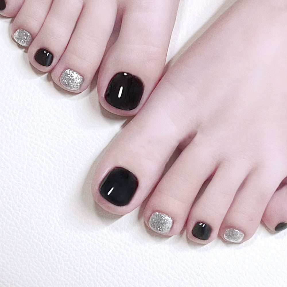 Chic Short Round Black and Glitter Press-On Toenail Set - Elegant Evening Collection