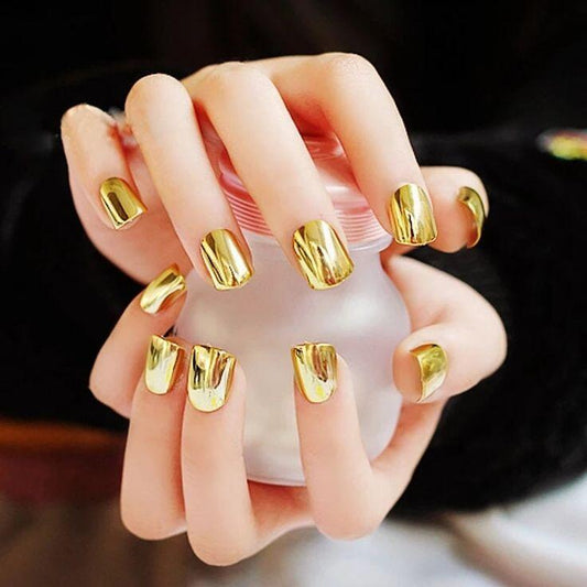 Golden Glamour Short Length Round Shaped Metallic Gold Press On Nails with Reflective Shine Finish