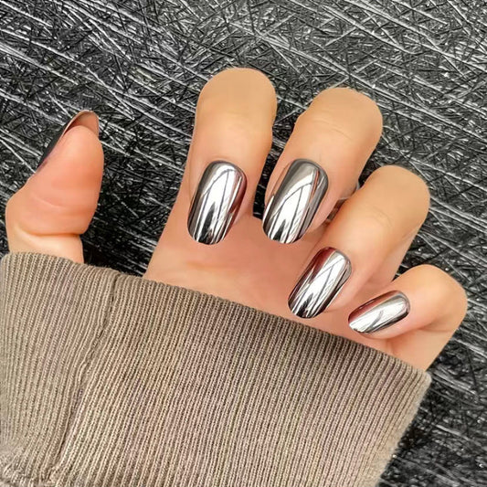 Futuristic Chrome Medium Oval Shaped Metallic Silver Press On Nail Set with Reflective Mirror Finish
