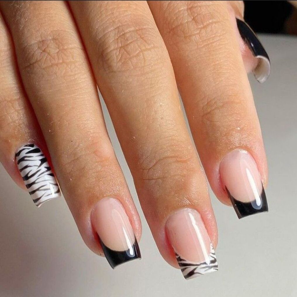 Safari Elegance Short Square Black & Beige Zebra Stripe Press On Nail Set