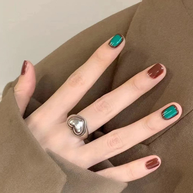 Emerald Chic Short Squoval Dual-Tone Press-On Nails with Glossy Burgundy and Green Finish