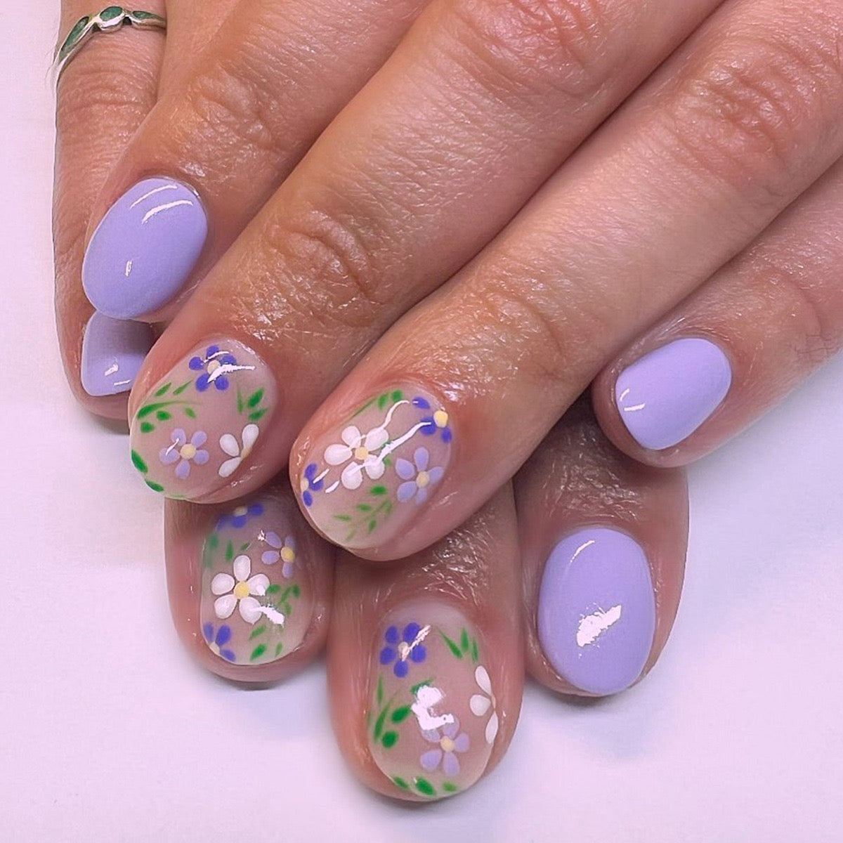 Lilac Babe Short Round Purple Floral Press On Nails