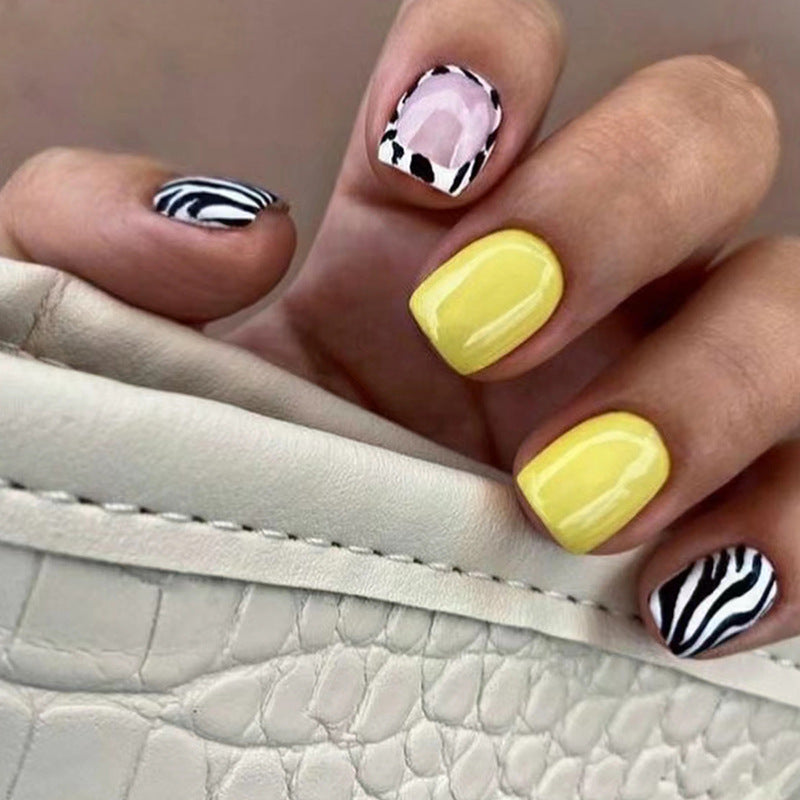 Safari Hunt Short Square Yellow Zebra Press On Nails
