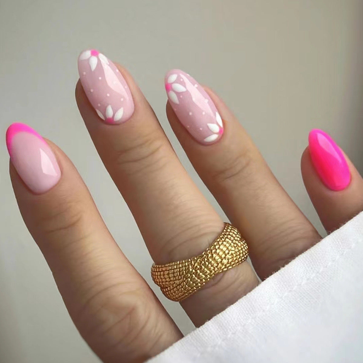 Hot Island Pink Medium Oval Pink Floral Press On Nails