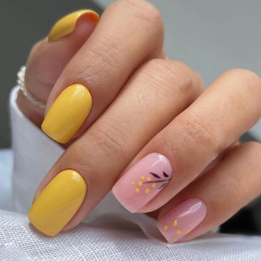 Sunshine Rays Short Square Yellow Summer Press On Nails