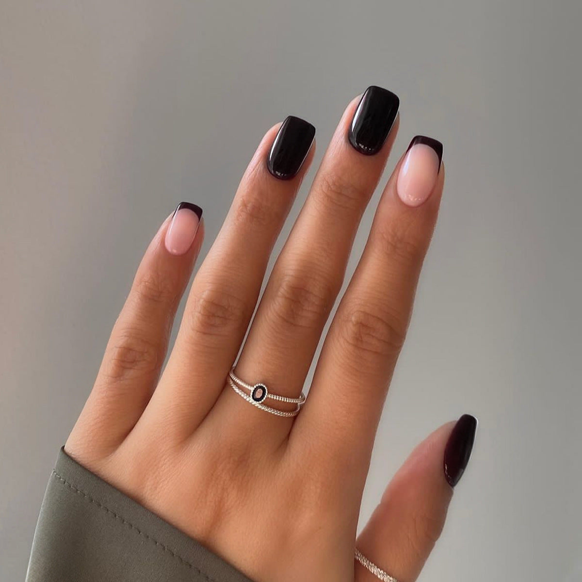 Elegant Contrast Medium Square Press On Nail Set with Alternating Beige and Deep Burgundy Shades